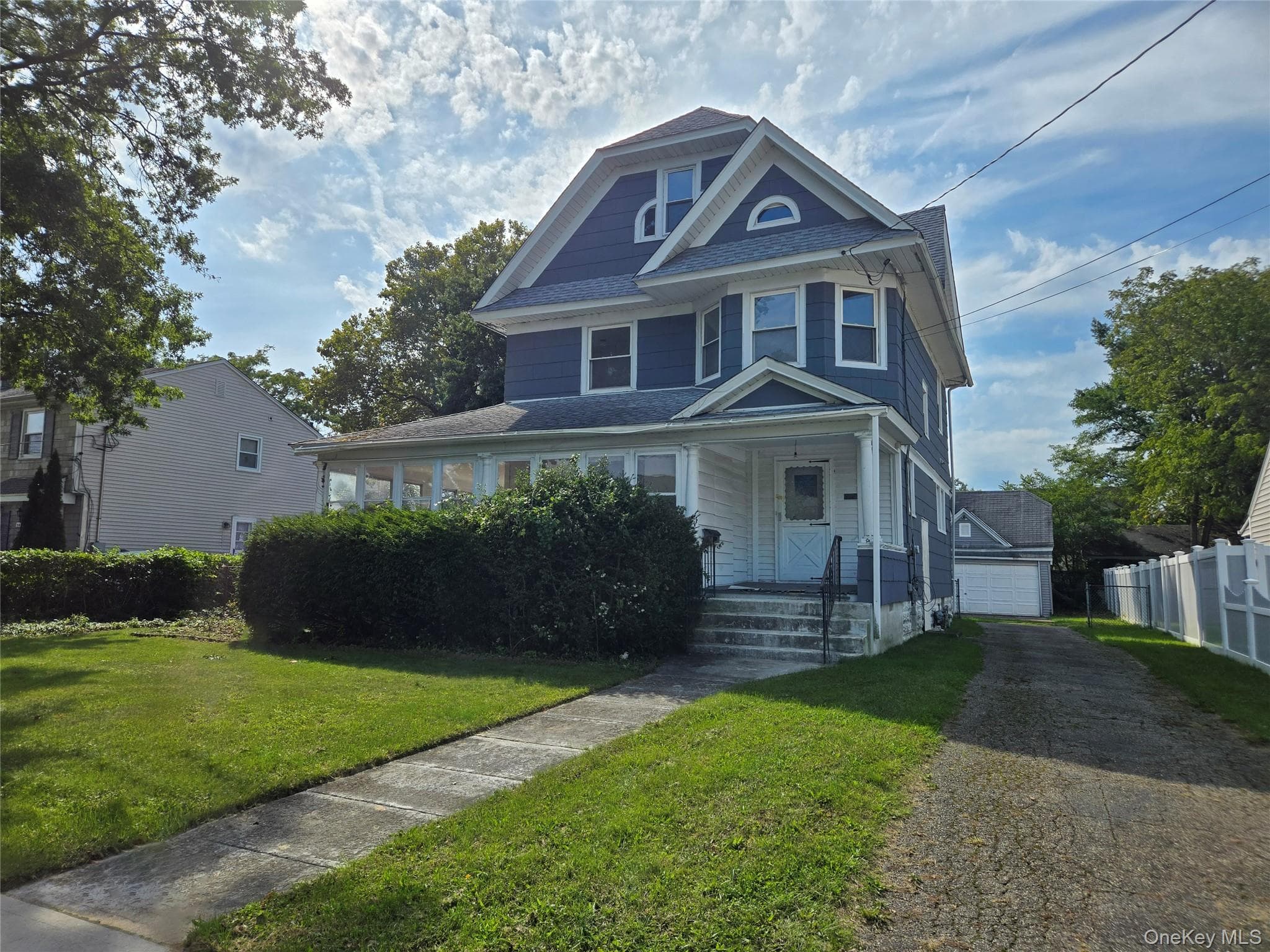 302 Locust Avenue, Freeport
