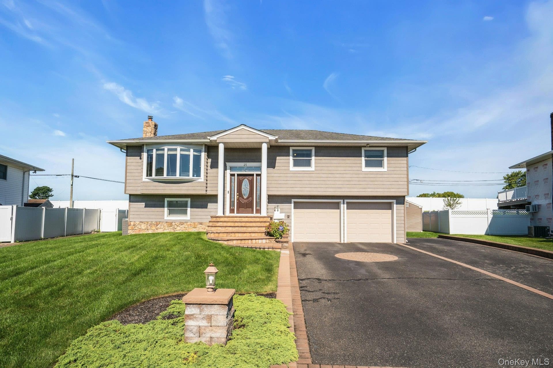 25 Heather Crescent photo 1