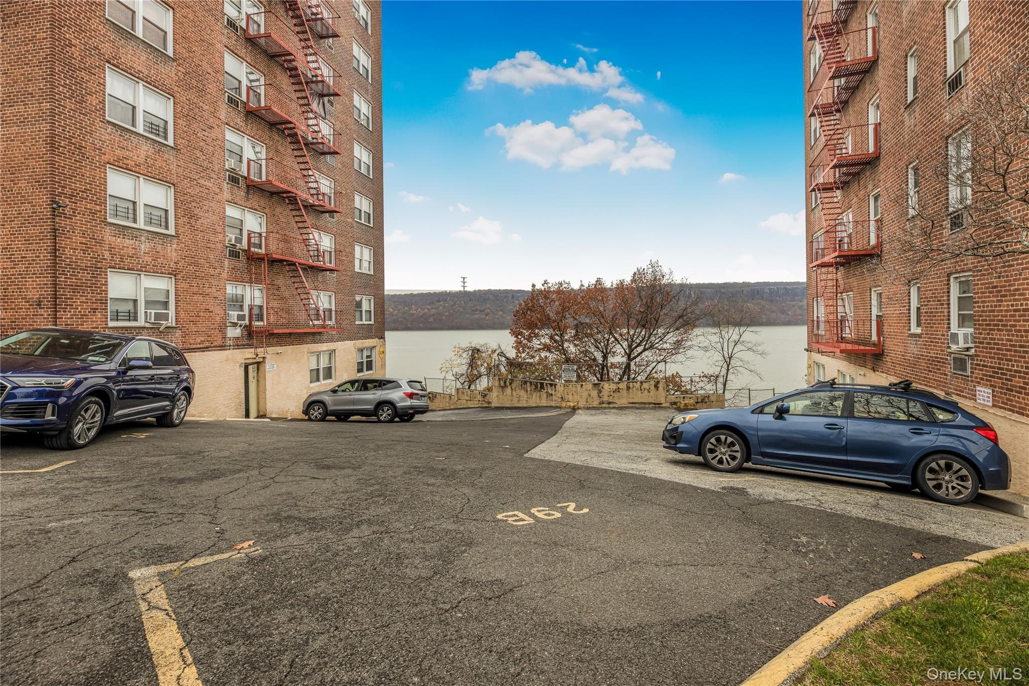 679 Warburton Avenue Unit: 1M thumbnail 15