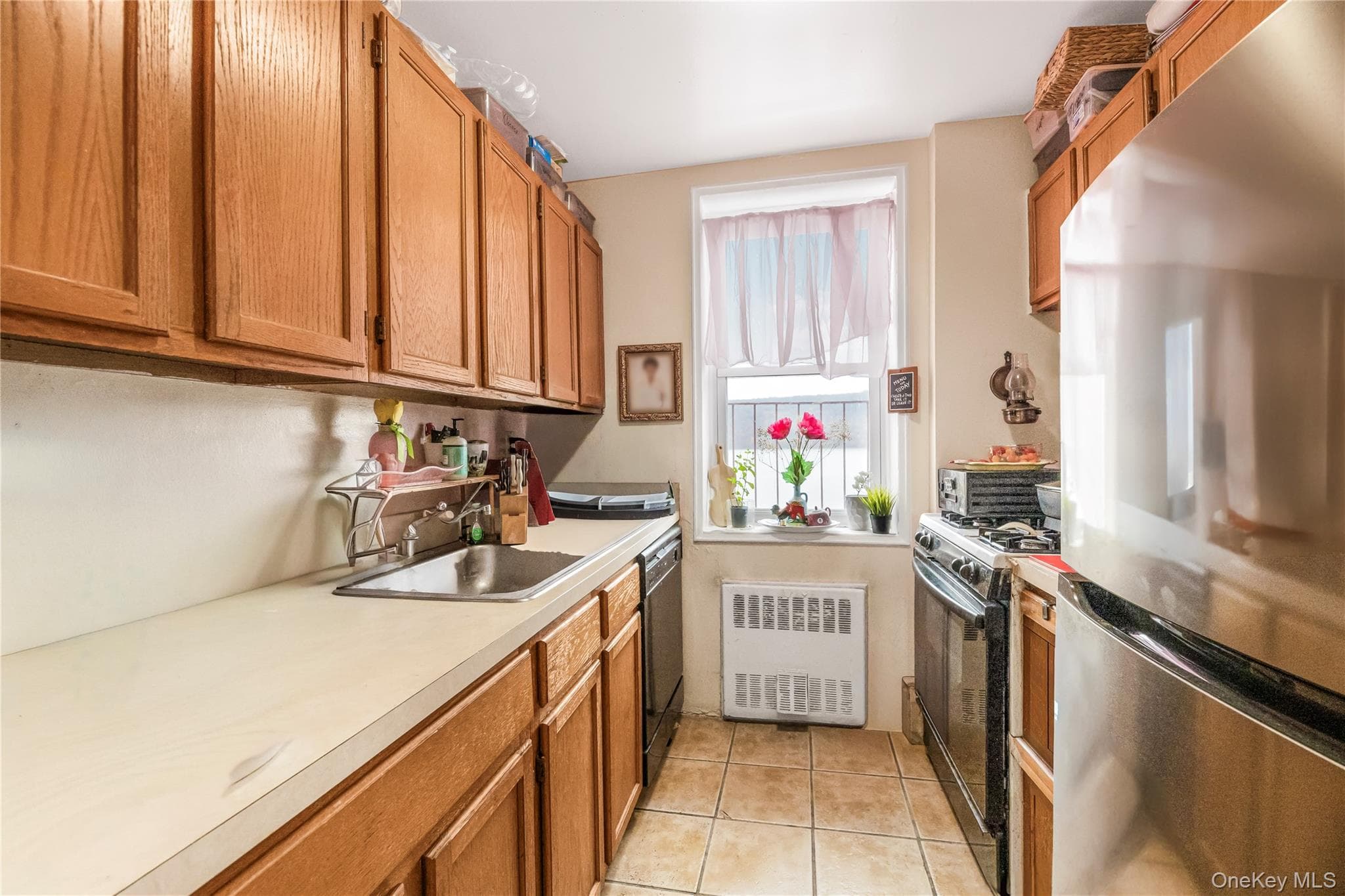 679 Warburton Avenue Unit: 1M thumbnail 7