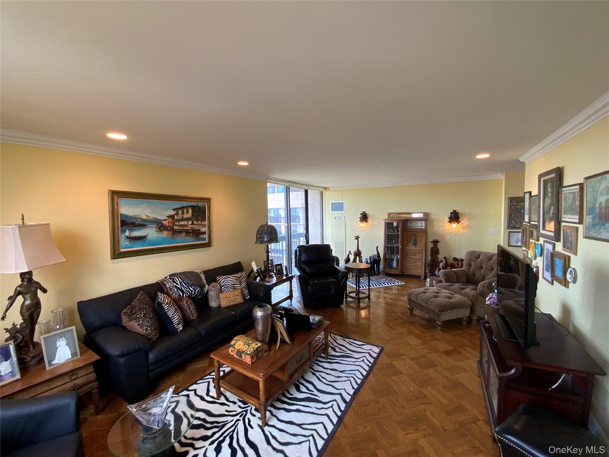 27110 Grand Central Parkway Unit: 33D thumbnail 4