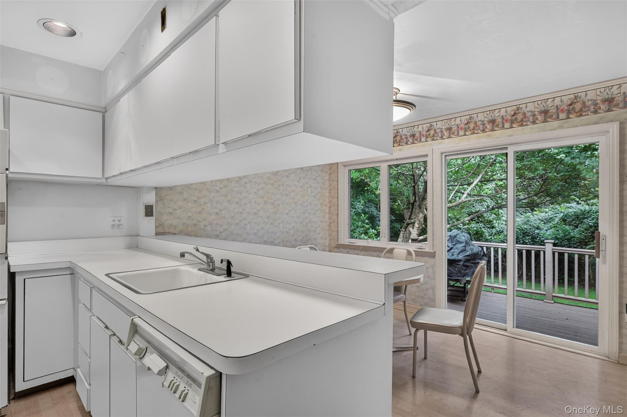 38 Beverly Road thumbnail 16