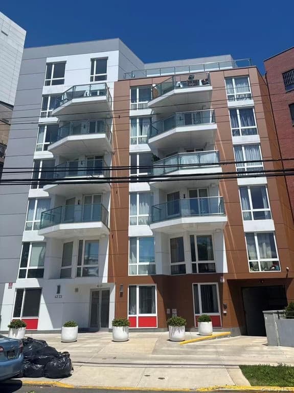 4223 Parsons Boulevard Unit: 5D, Flushing