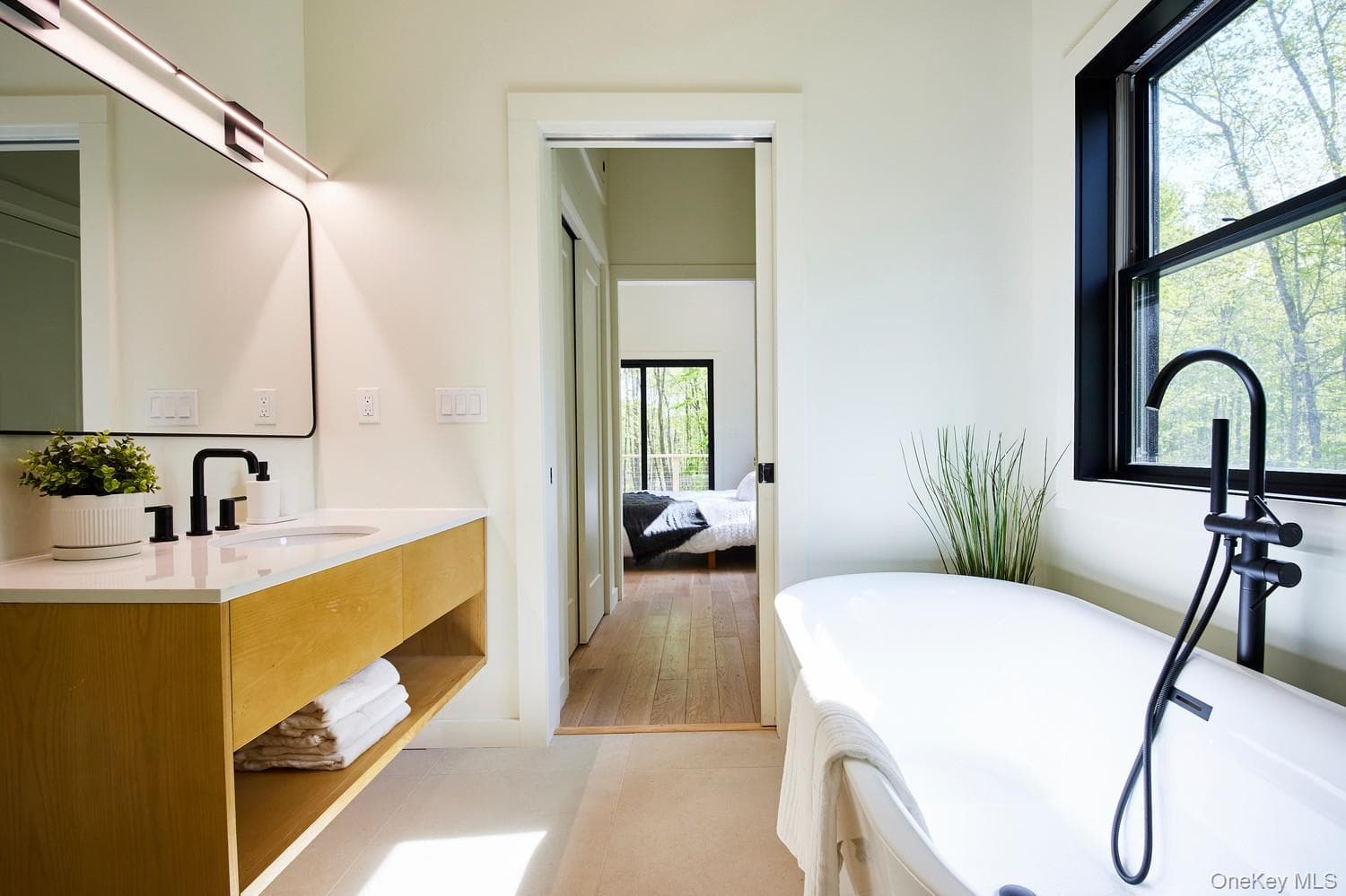 377 Hubert Road thumbnail 15