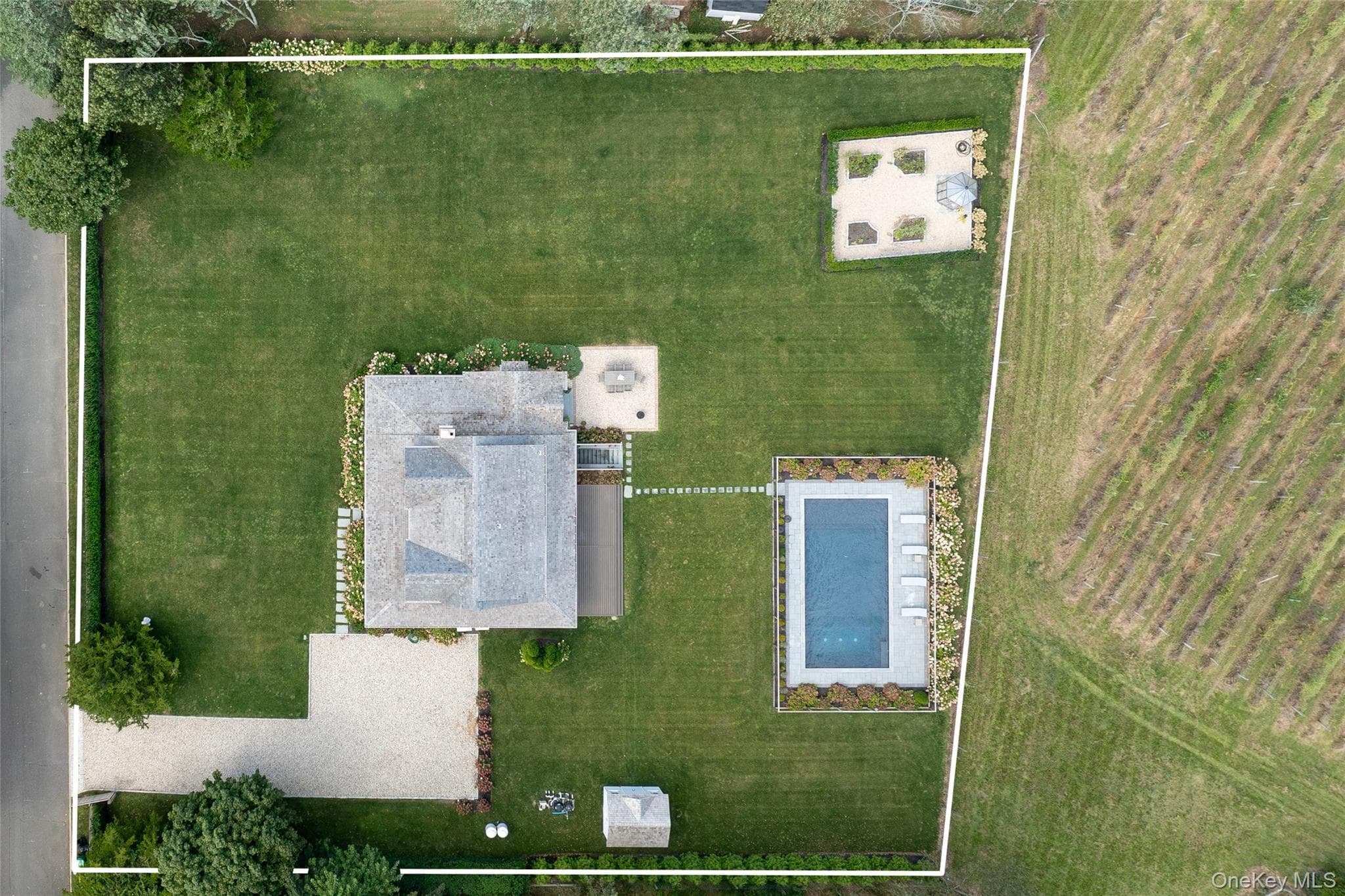 860 Hillcrest Drive thumbnail 23