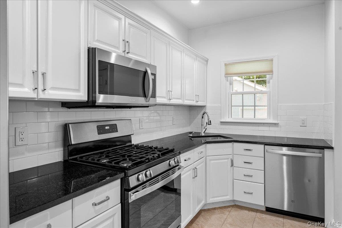 76 Smith Avenue thumbnail 24