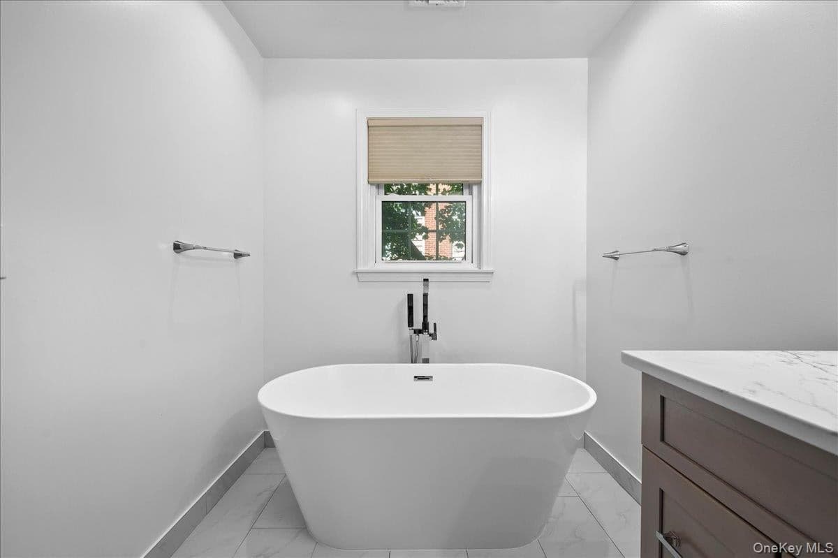76 Smith Avenue thumbnail 31