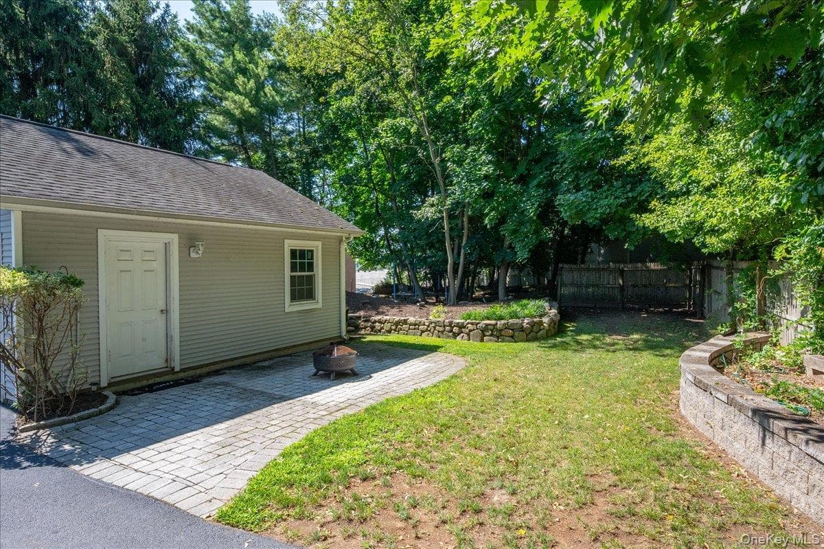 76 Smith Avenue thumbnail 9