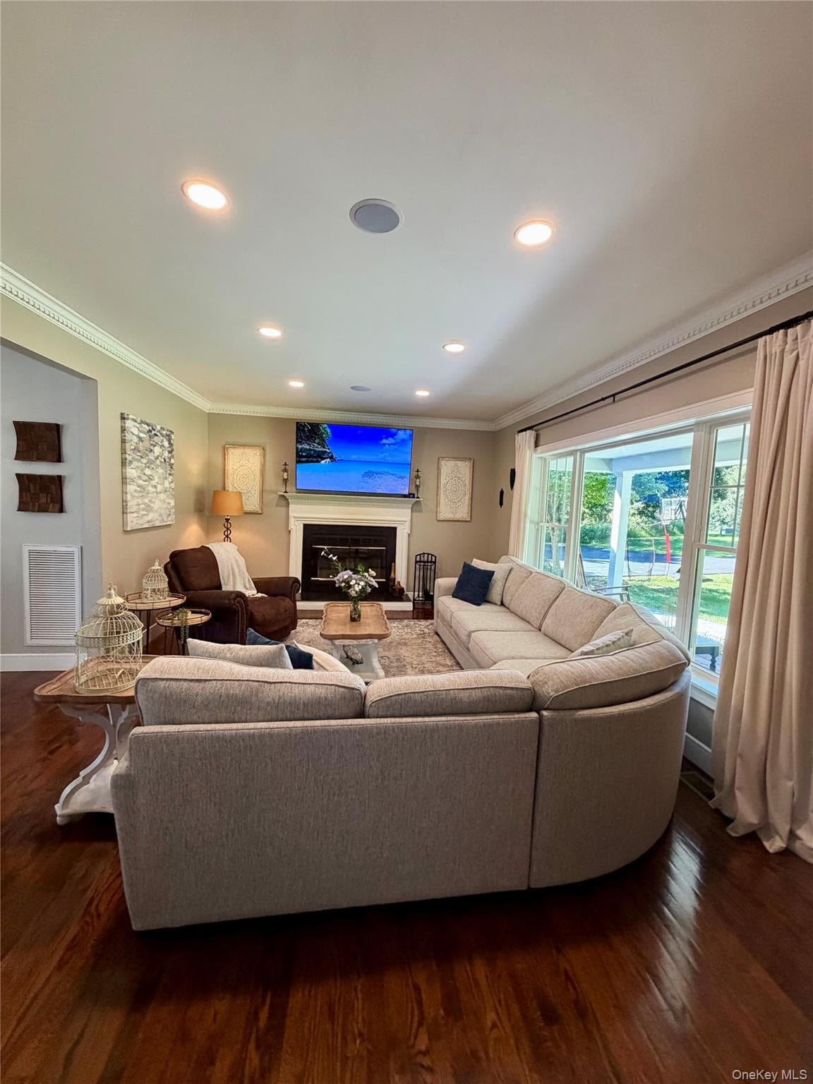101 Beverly Road thumbnail 5