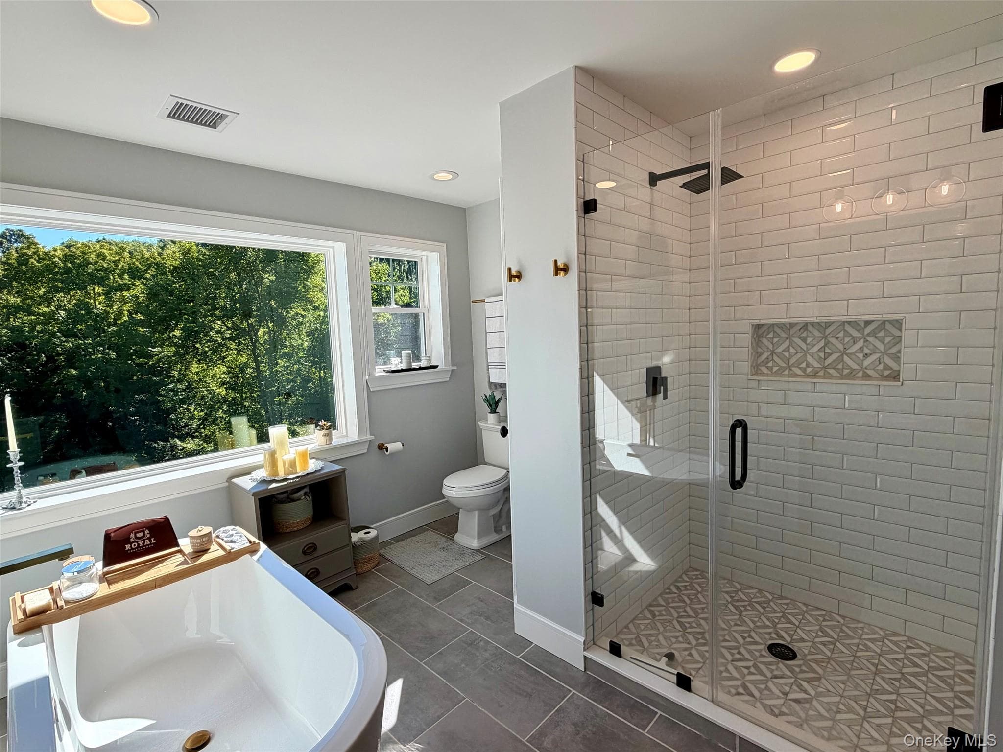 101 Beverly Road thumbnail 16