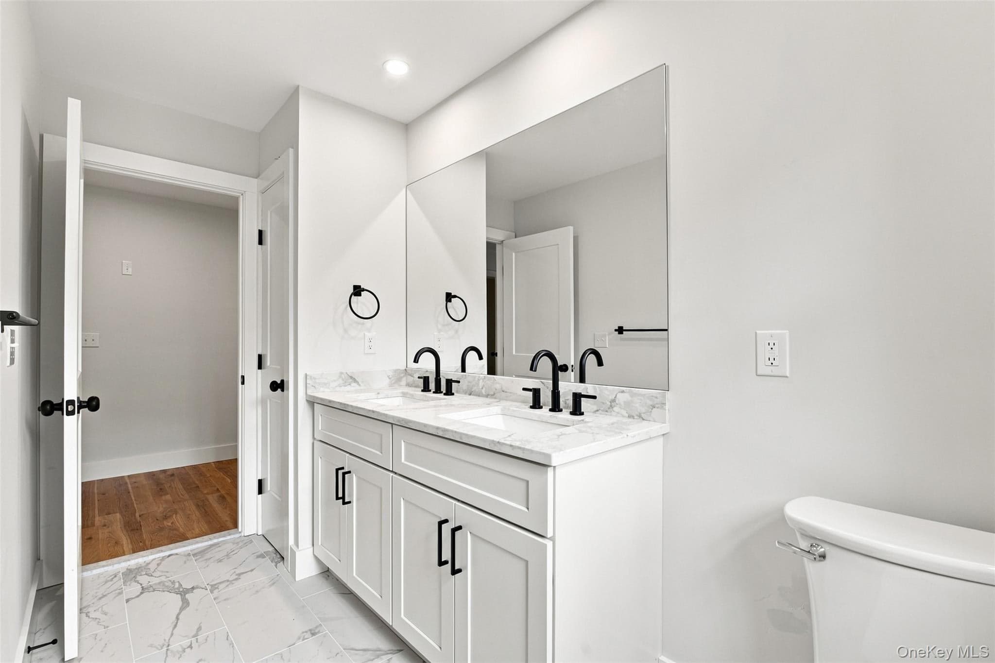 240 Mahopac Avenue thumbnail 24