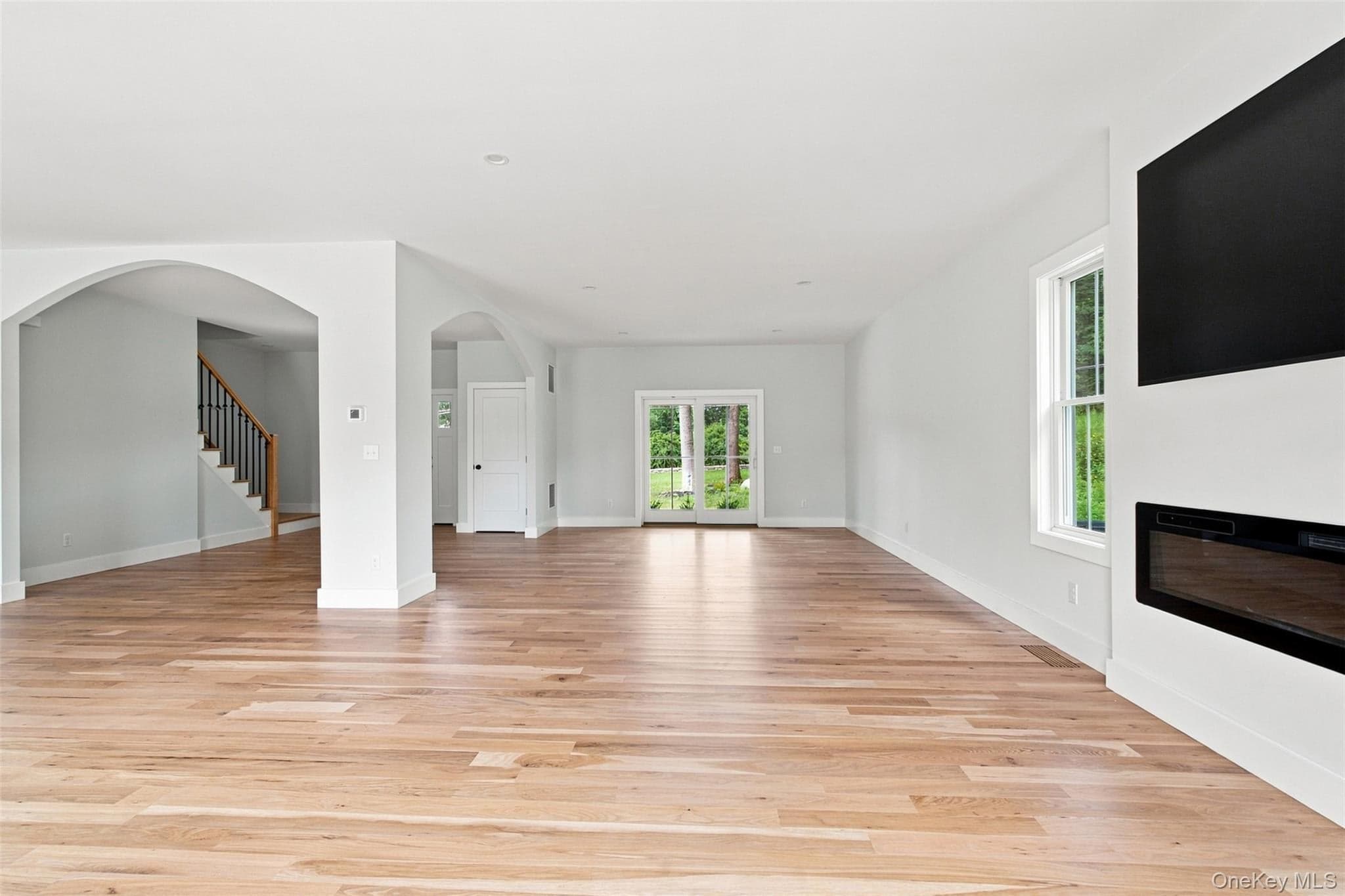 240 Mahopac Avenue thumbnail 11