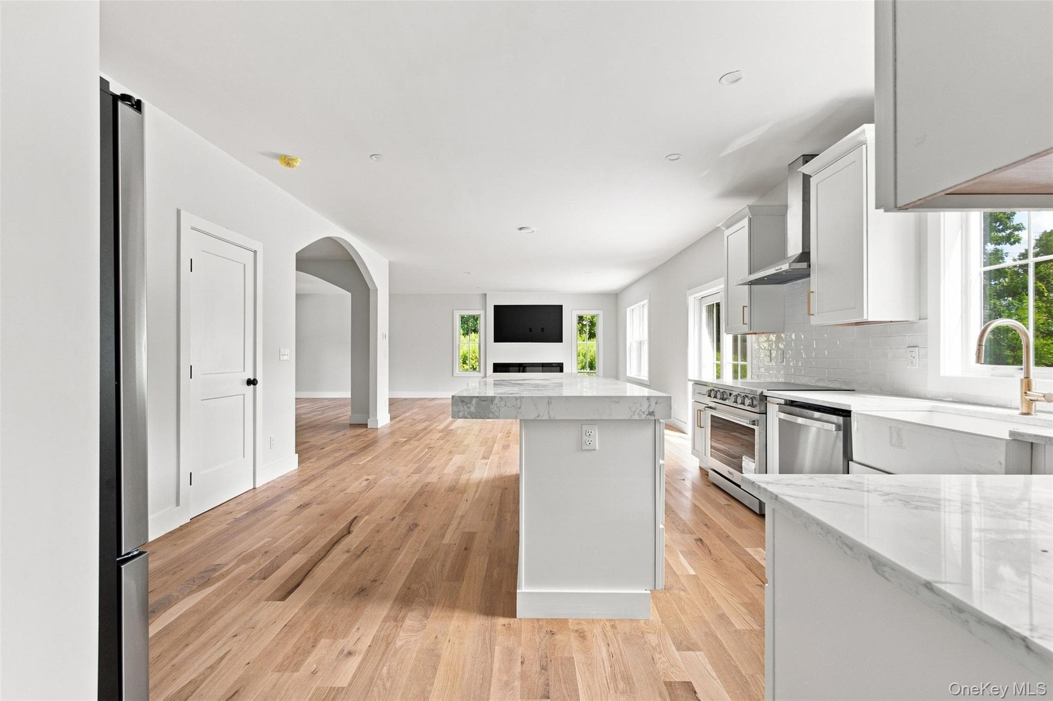 240 Mahopac Avenue thumbnail 6
