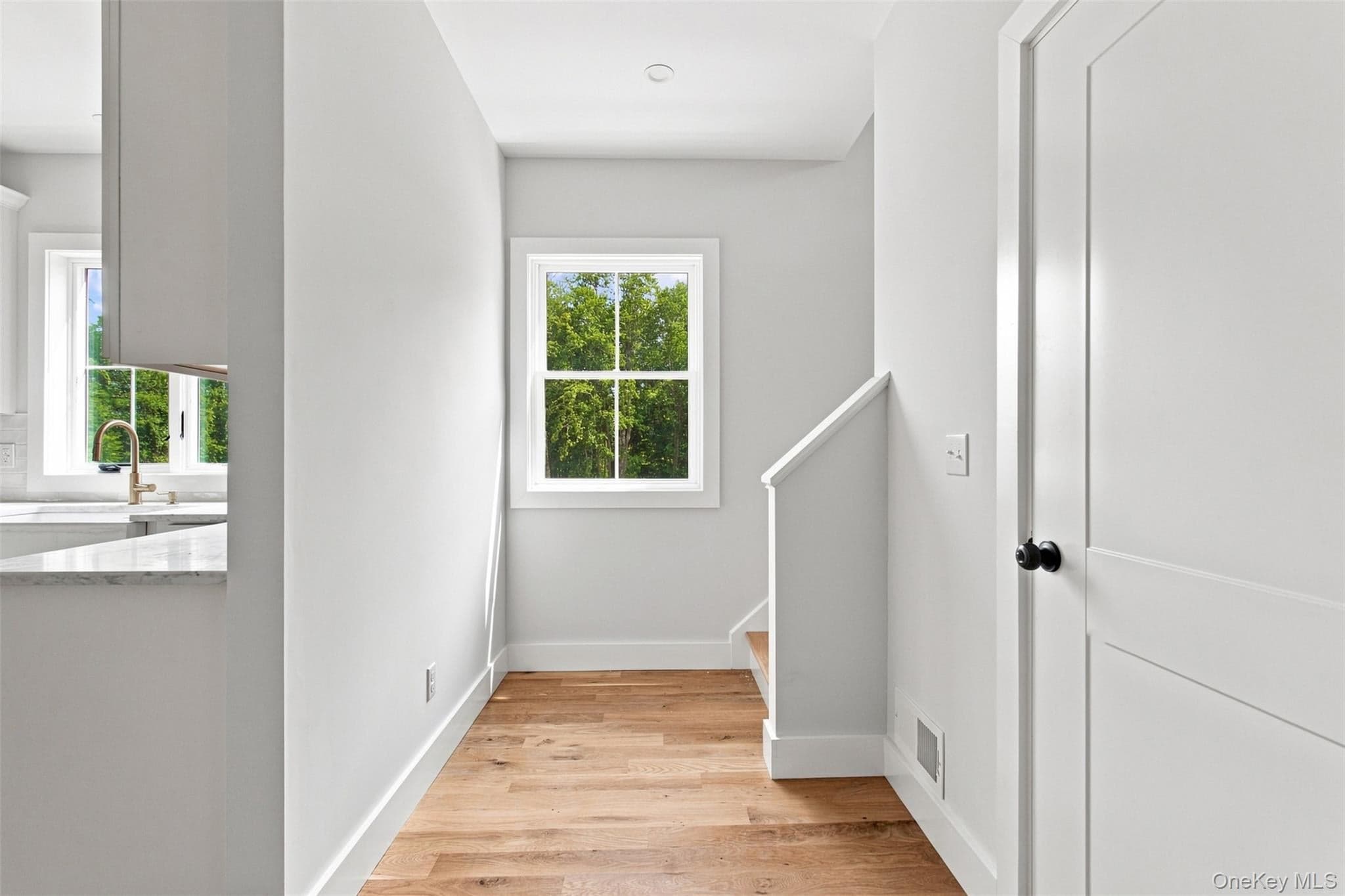 240 Mahopac Avenue thumbnail 9