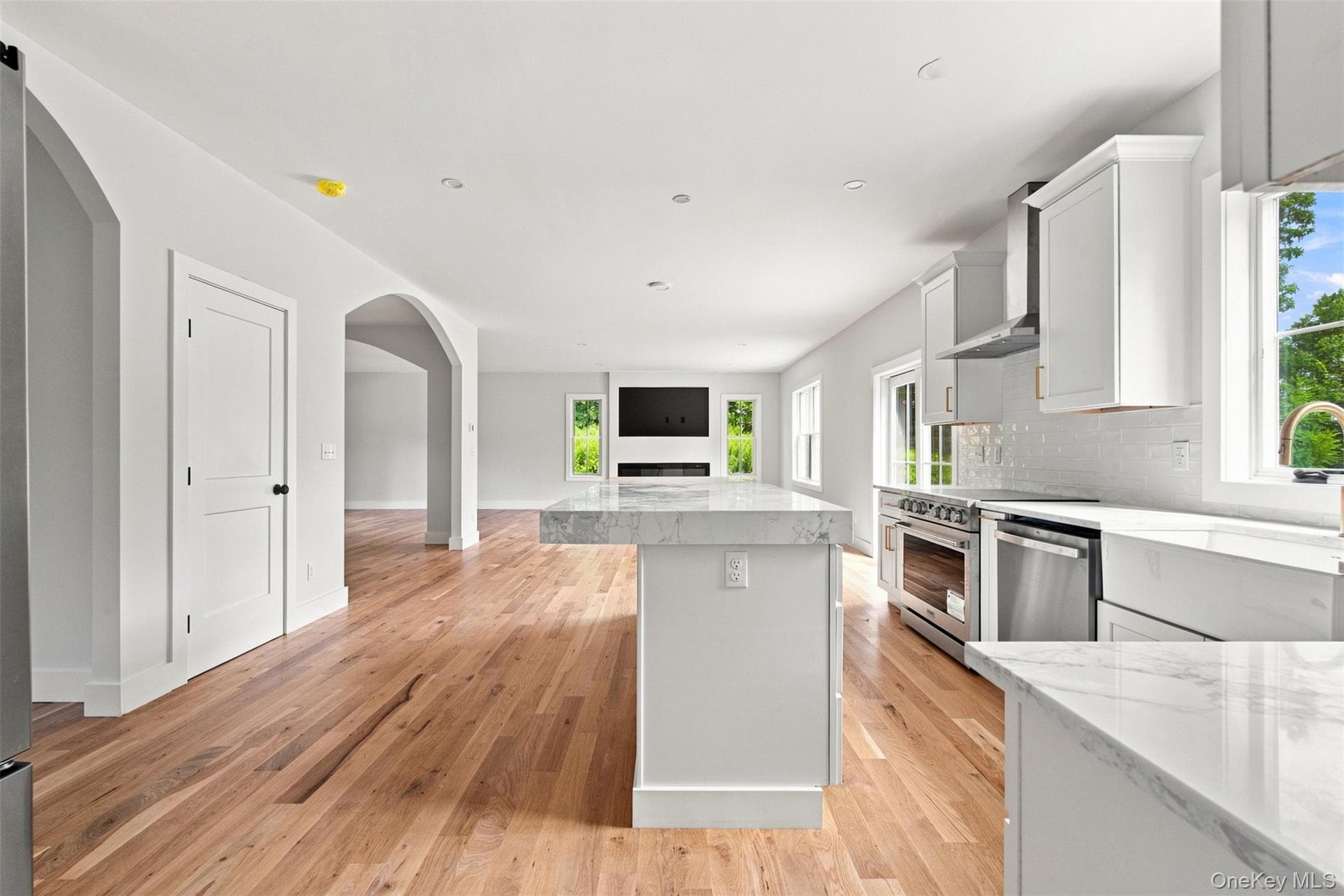 240 Mahopac Avenue thumbnail 5