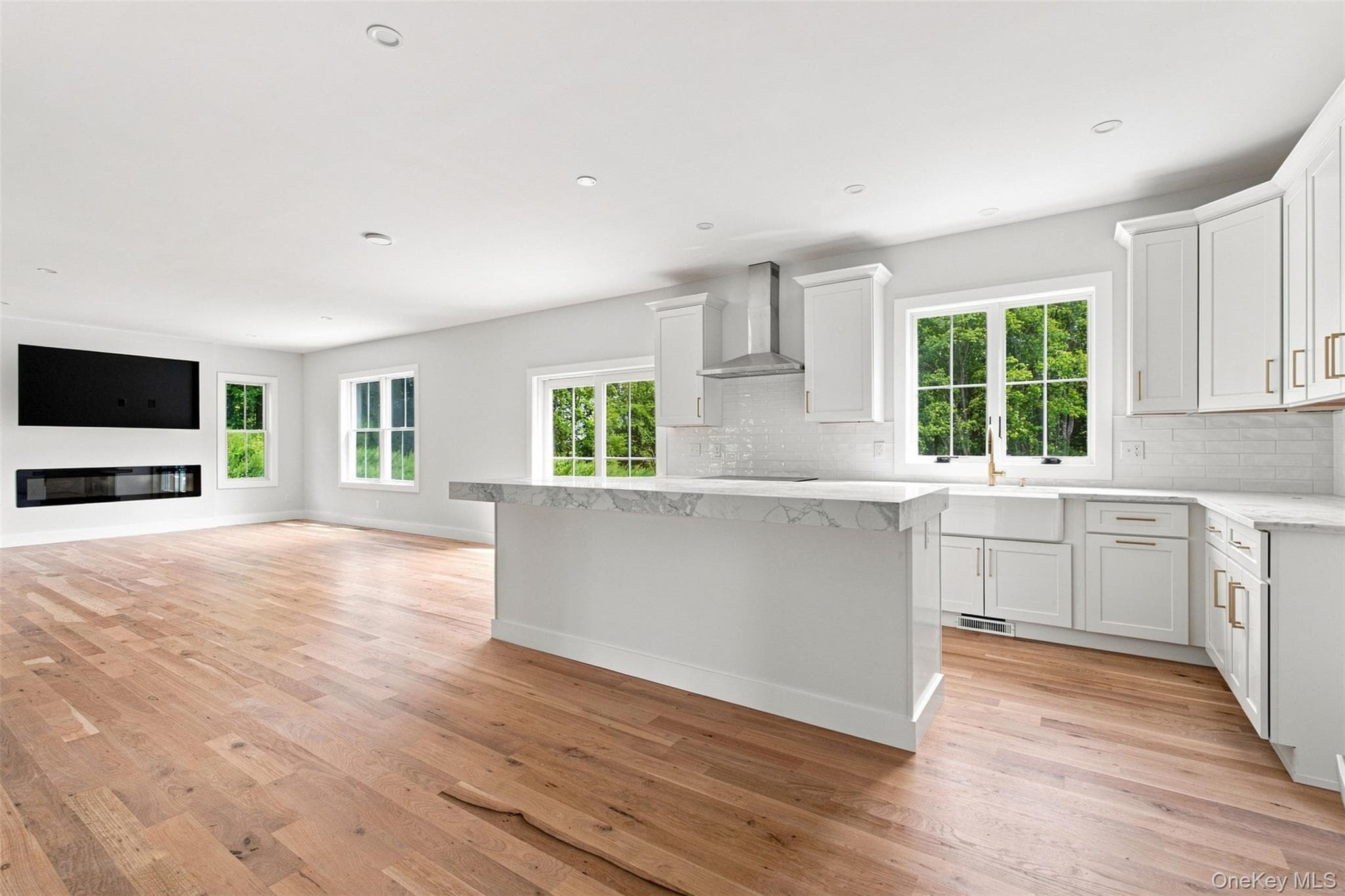 240 Mahopac Avenue thumbnail 8