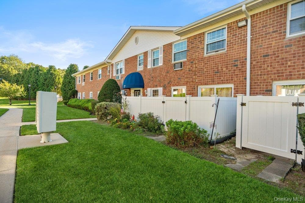 460 Old Town Road Unit: 27L thumbnail 5