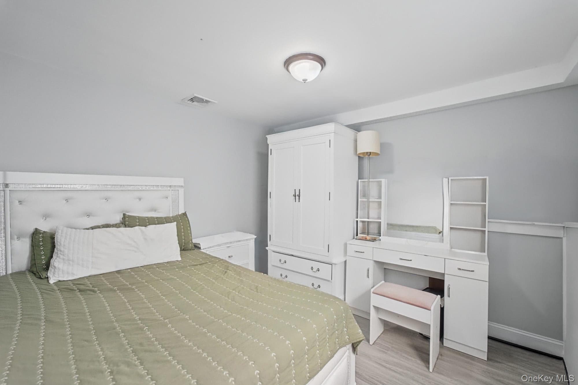 1575 Prospect Avenue thumbnail 18