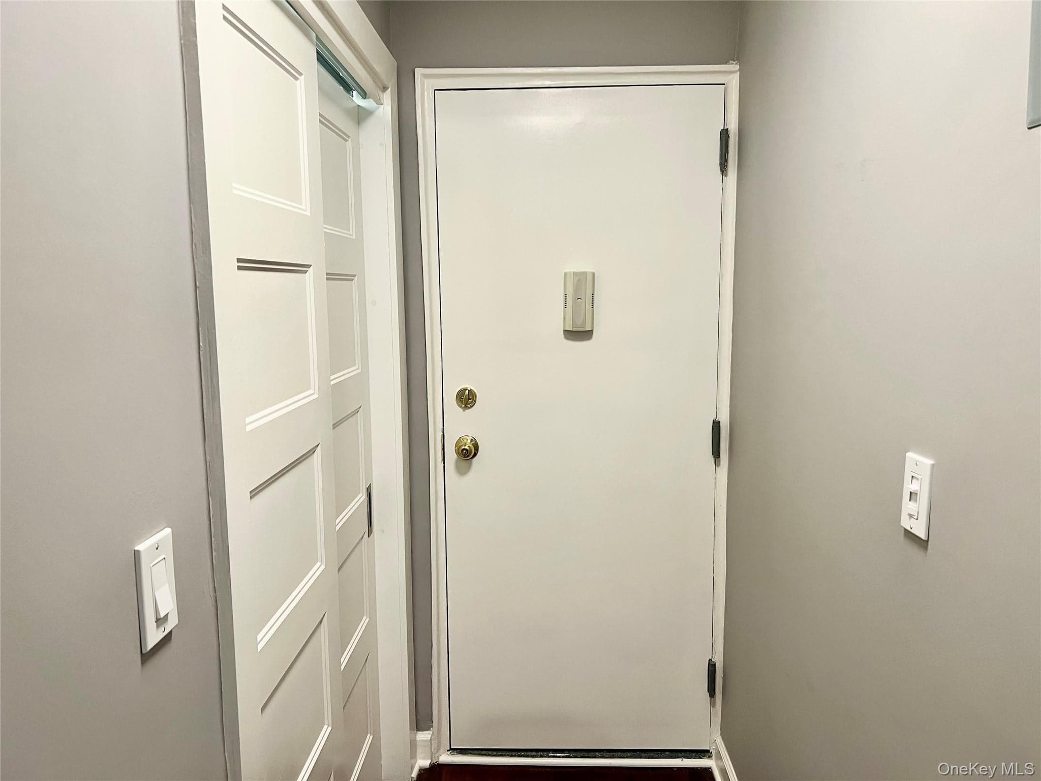 1133 Midland Avenue Unit: 4B thumbnail 3