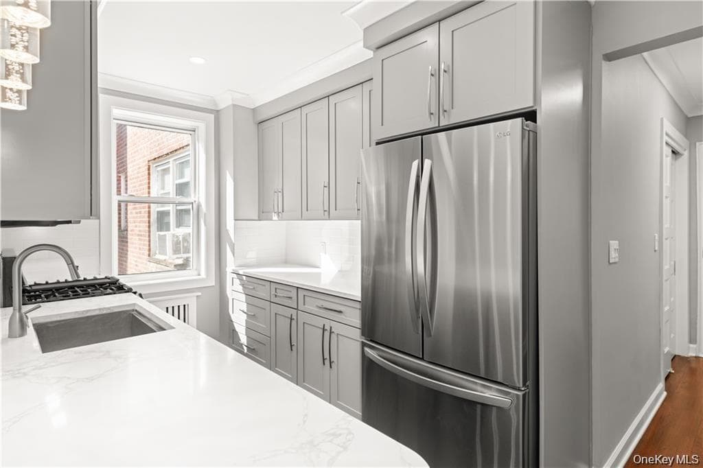 1133 Midland Avenue Unit: 4B thumbnail 4