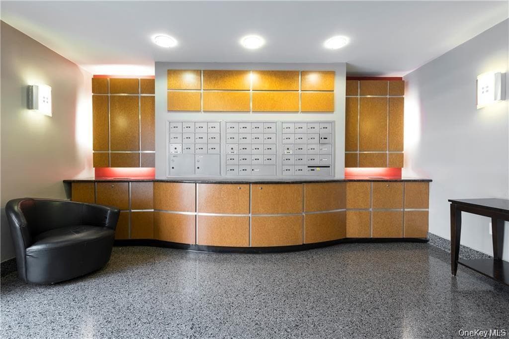 1133 Midland Avenue Unit: 4B thumbnail 14