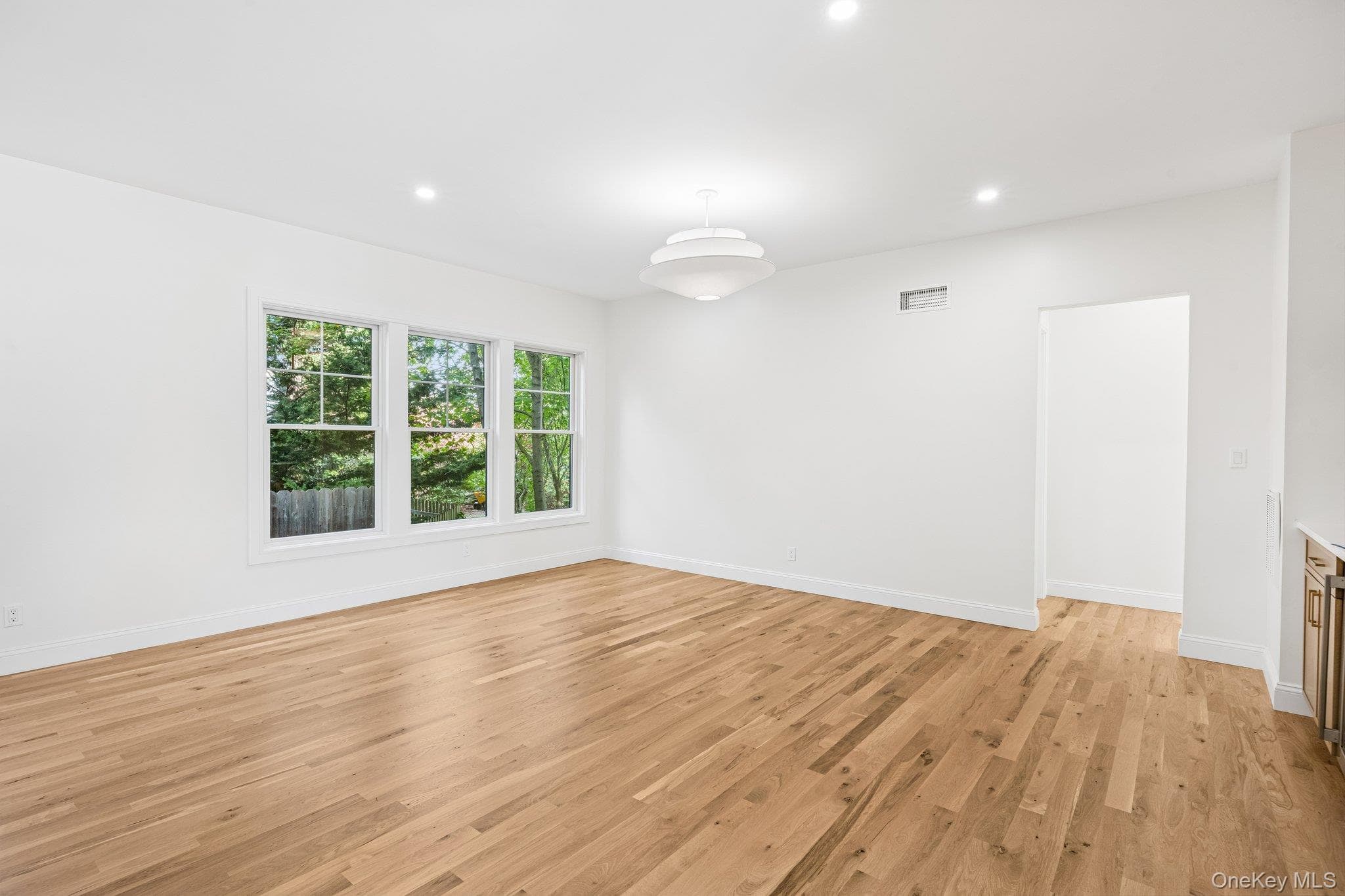 10 Nelson Avenue thumbnail 10