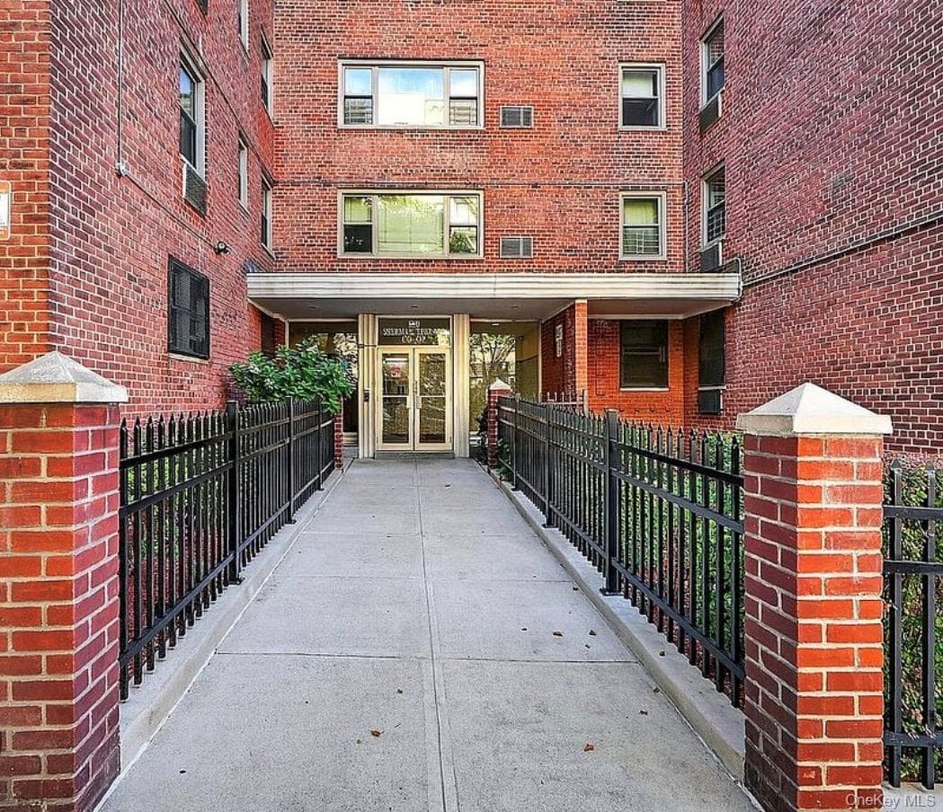1010 Sherman AVE Unit: 2D photo 1