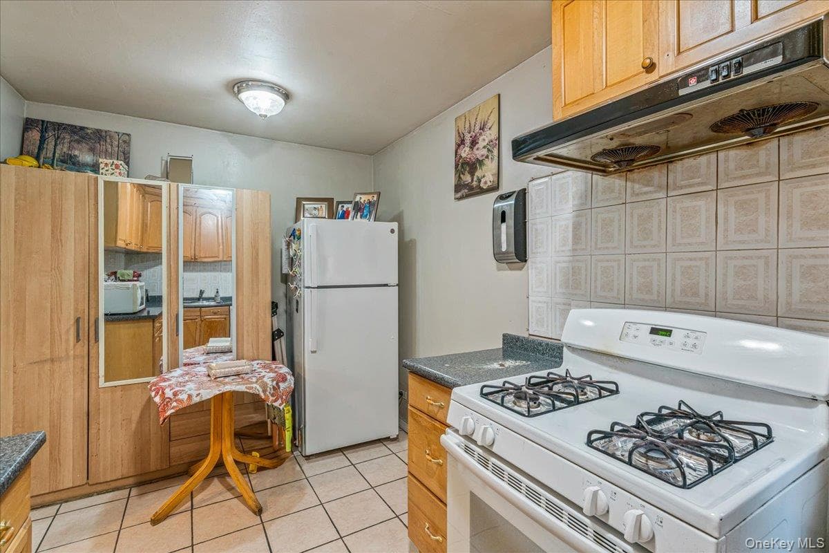 144-55 Melbourne Ave Ave Unit: 2E thumbnail 14