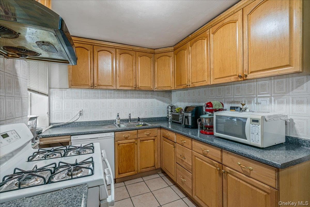 144-55 Melbourne Ave Ave Unit: 2E thumbnail 13