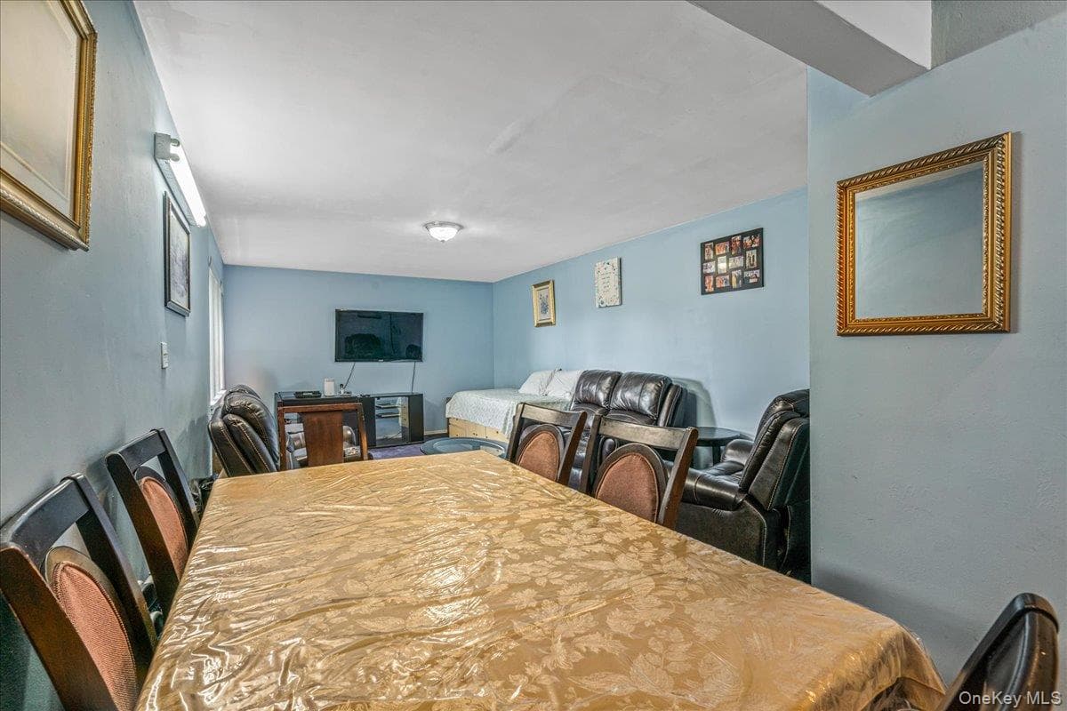 144-55 Melbourne Ave Ave Unit: 2E thumbnail 3
