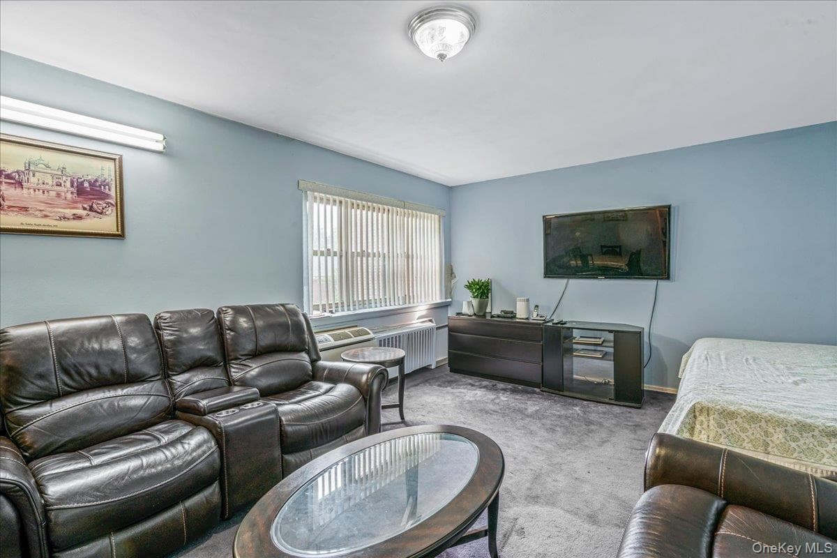 144-55 Melbourne Ave Ave Unit: 2E thumbnail 4