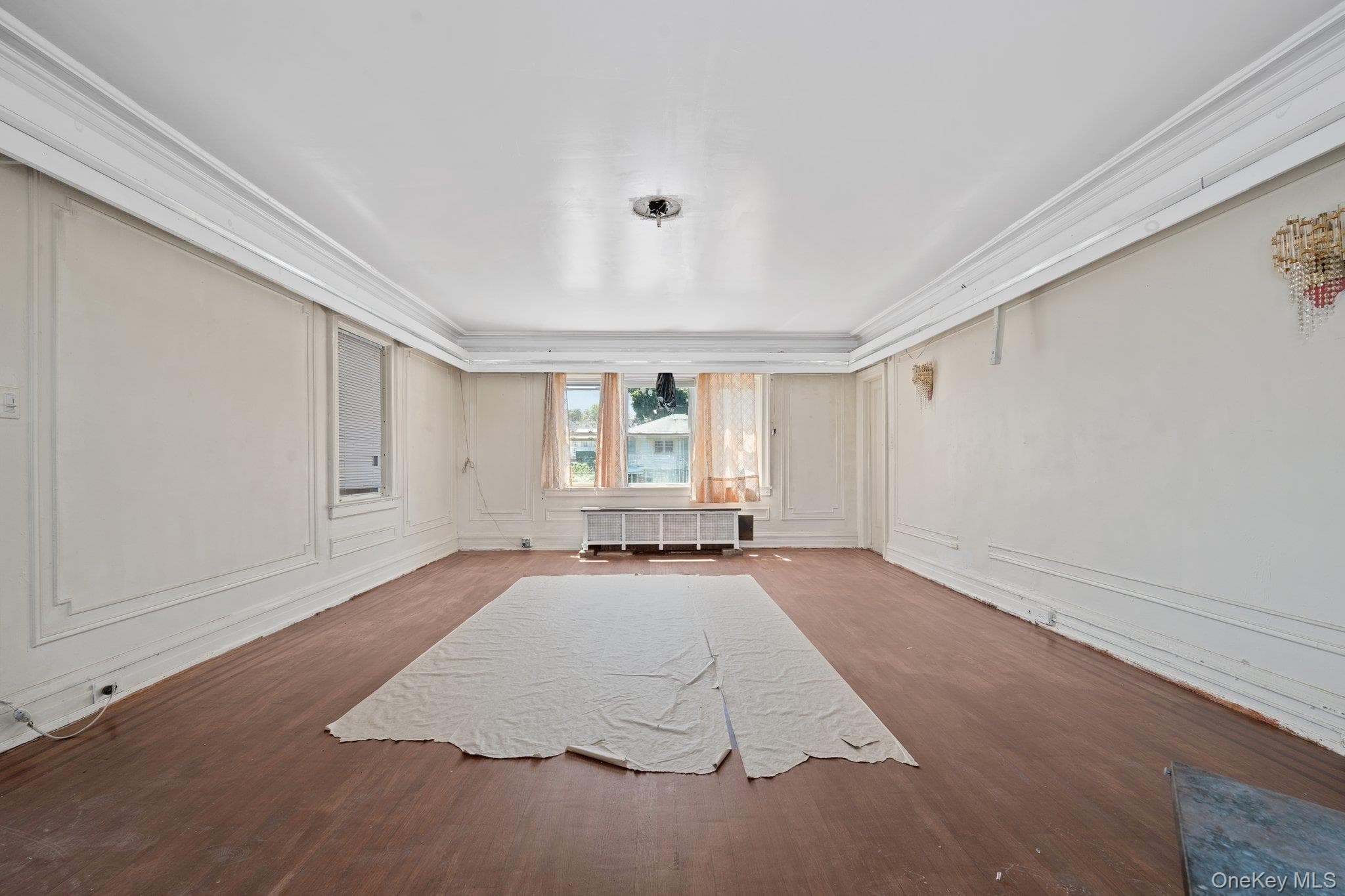 10505 Ditmars Boulevard thumbnail 10