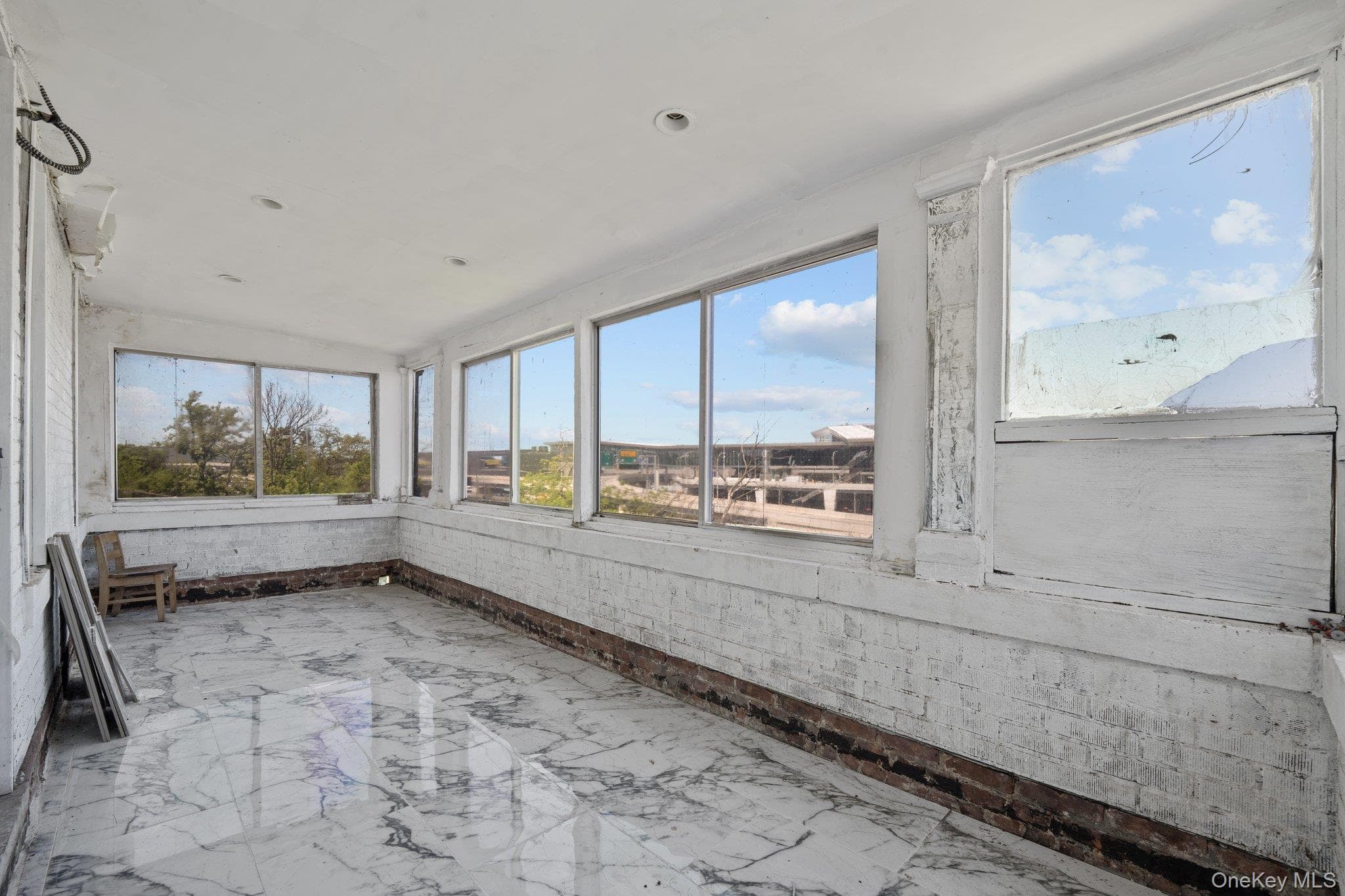 10505 Ditmars Boulevard thumbnail 12