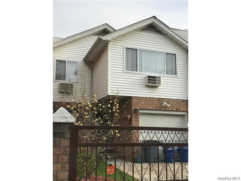 2226 Norton Avenue photo 1
