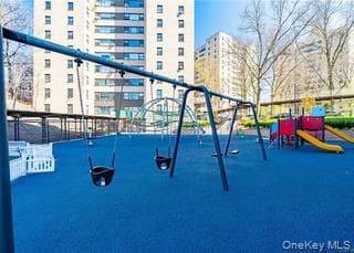 3 Fordham Hill Oval Unit: 7A thumbnail 4