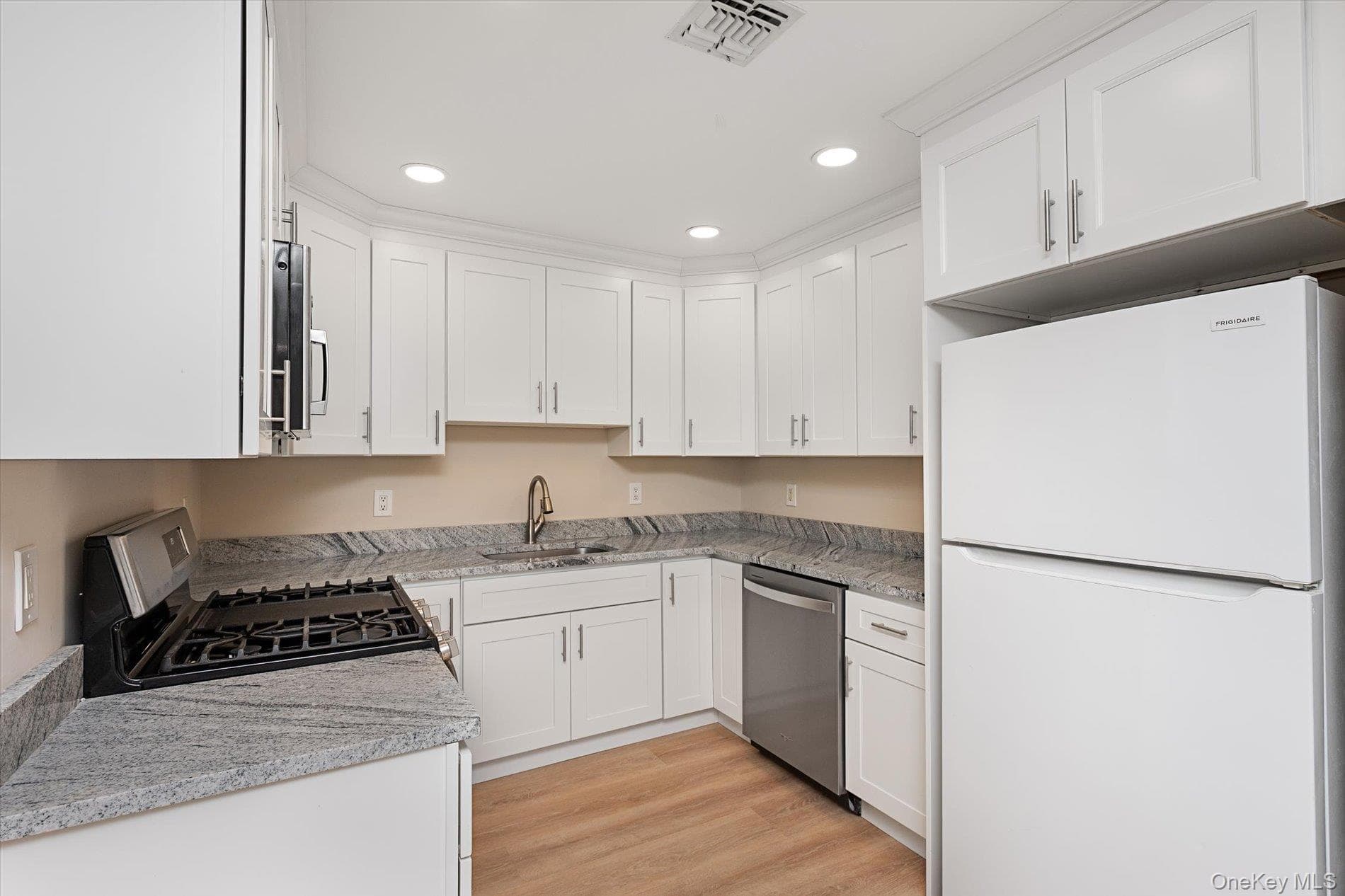 991 Madeira Boulevard thumbnail 6