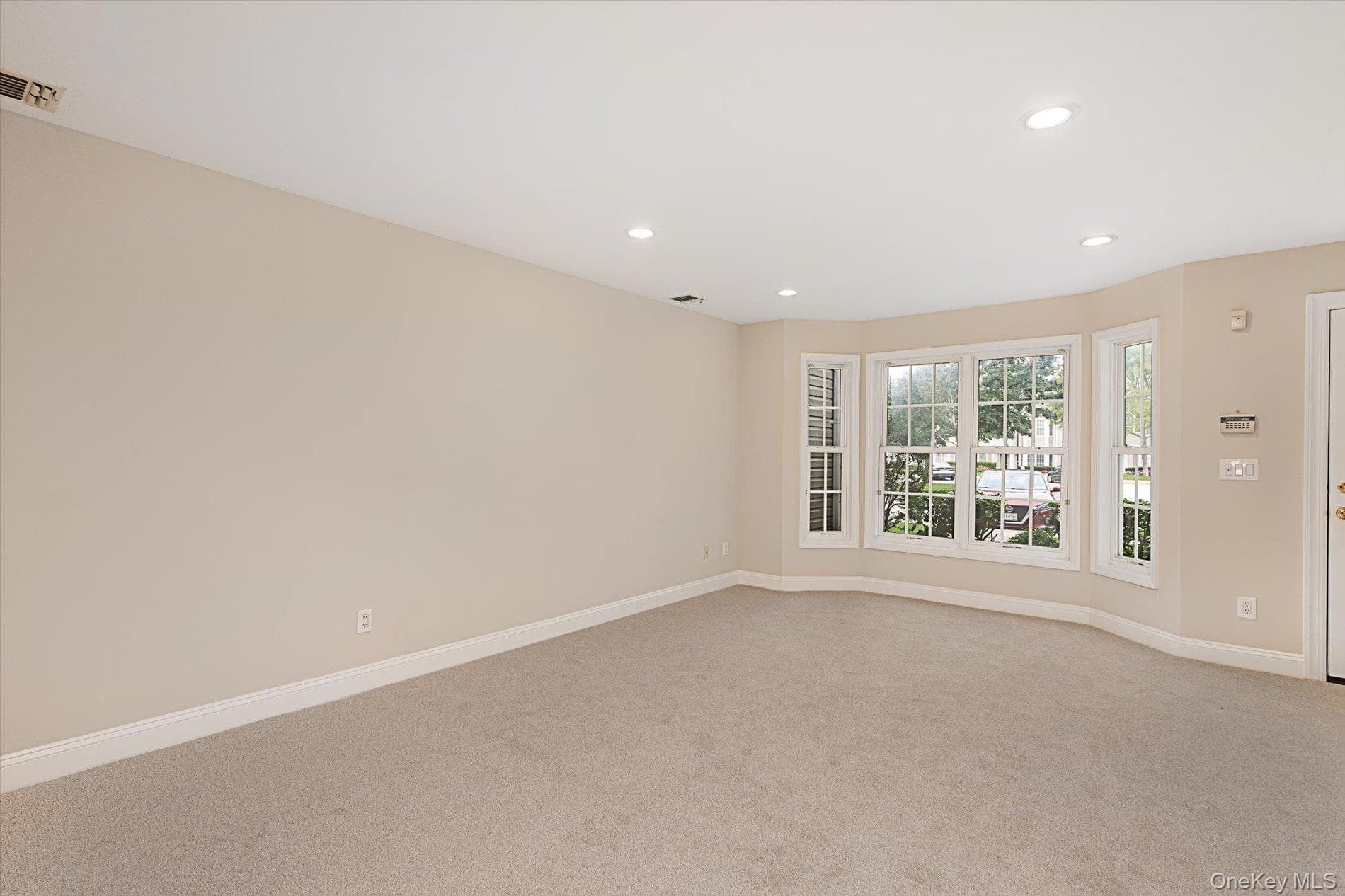 991 Madeira Boulevard thumbnail 3