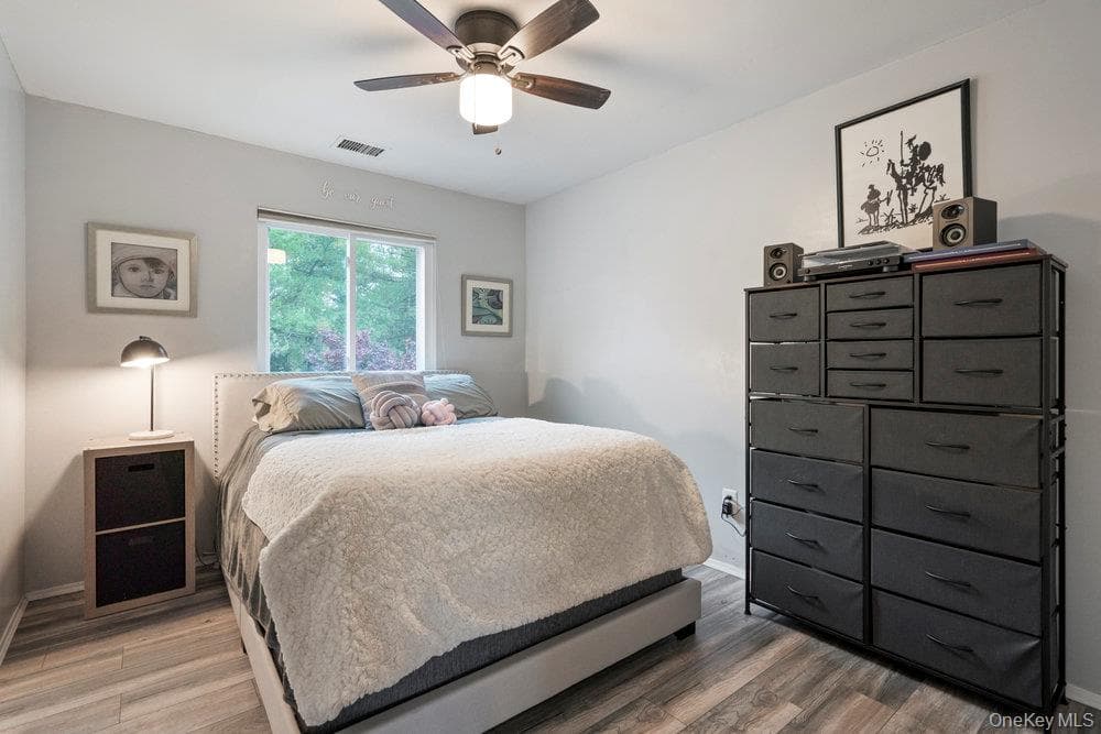 824 Birchwood Park Drive thumbnail 16