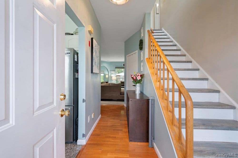824 Birchwood Park Drive thumbnail 4