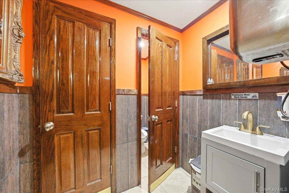 1435 2nd Avenue thumbnail 13