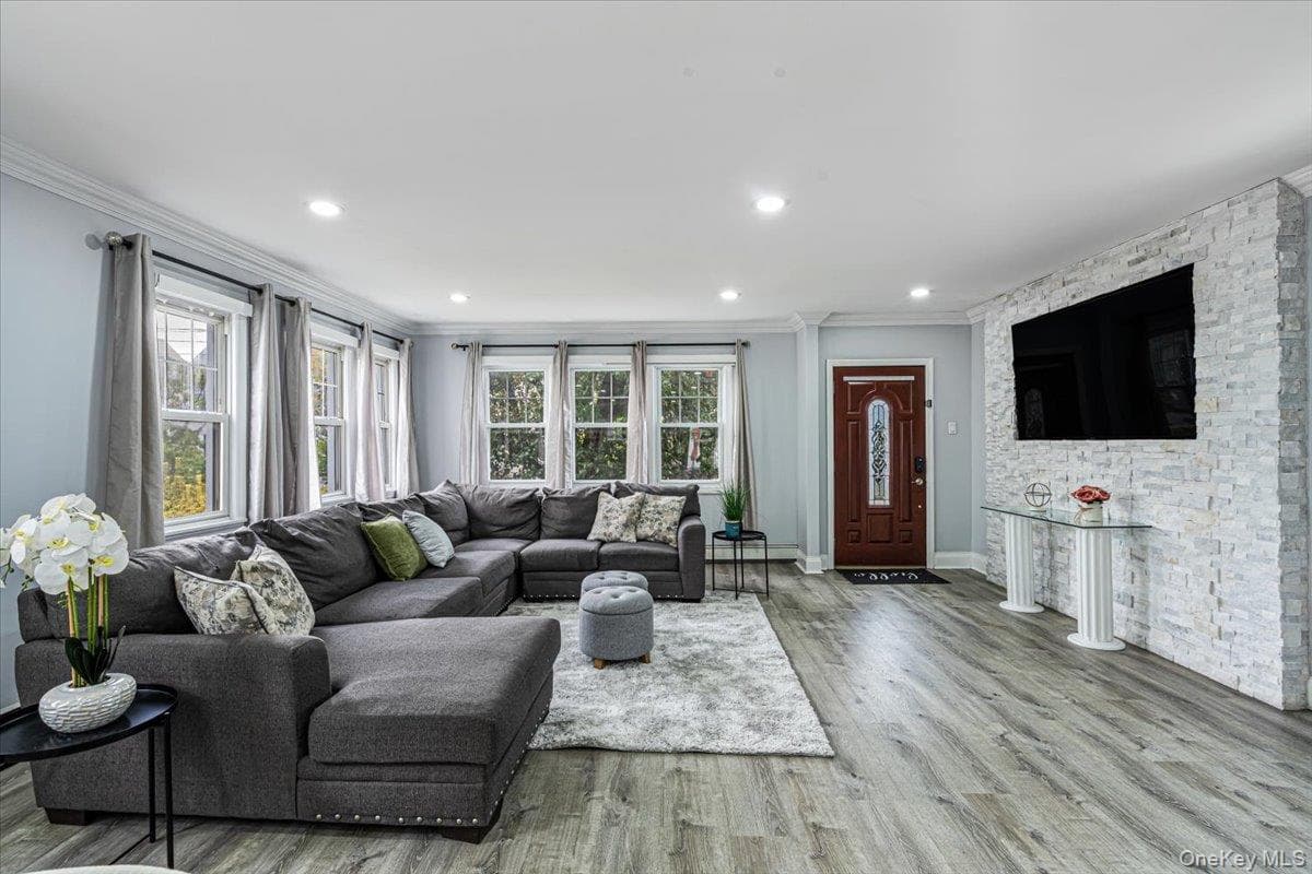 224 Oak Street thumbnail 4
