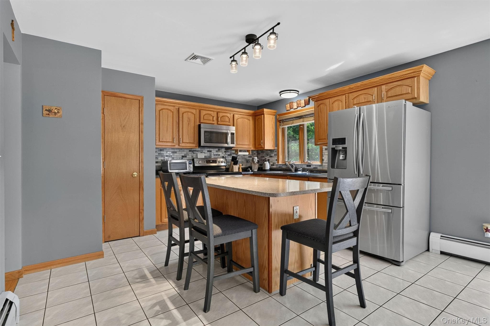 1019 Benjamin Vankeuren Drive thumbnail 15
