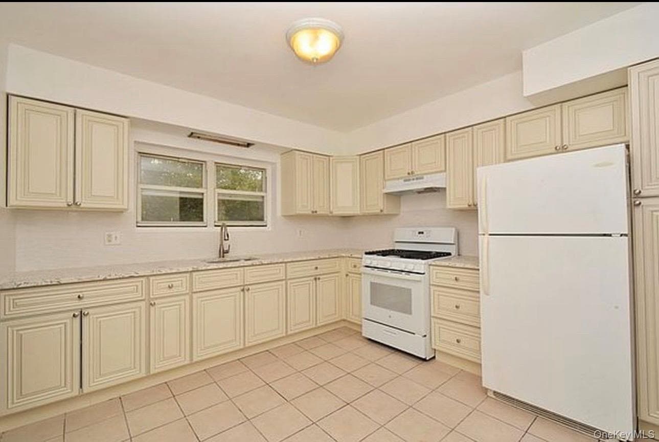 980 Jerome Street thumbnail 9