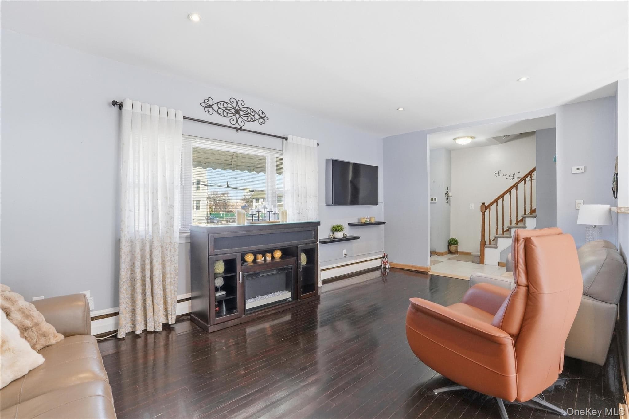 2866 Dewey Avenue thumbnail 2