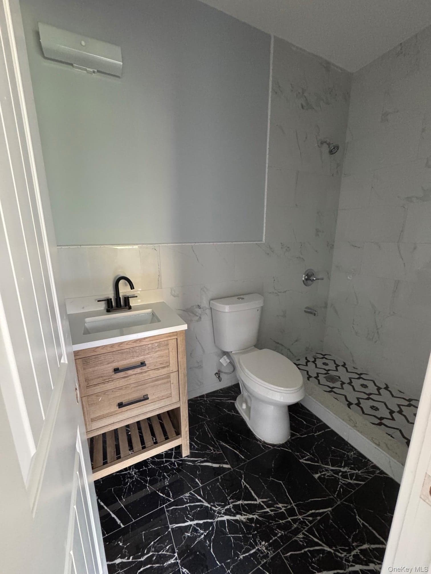 452 Glenmore Avenue thumbnail 10