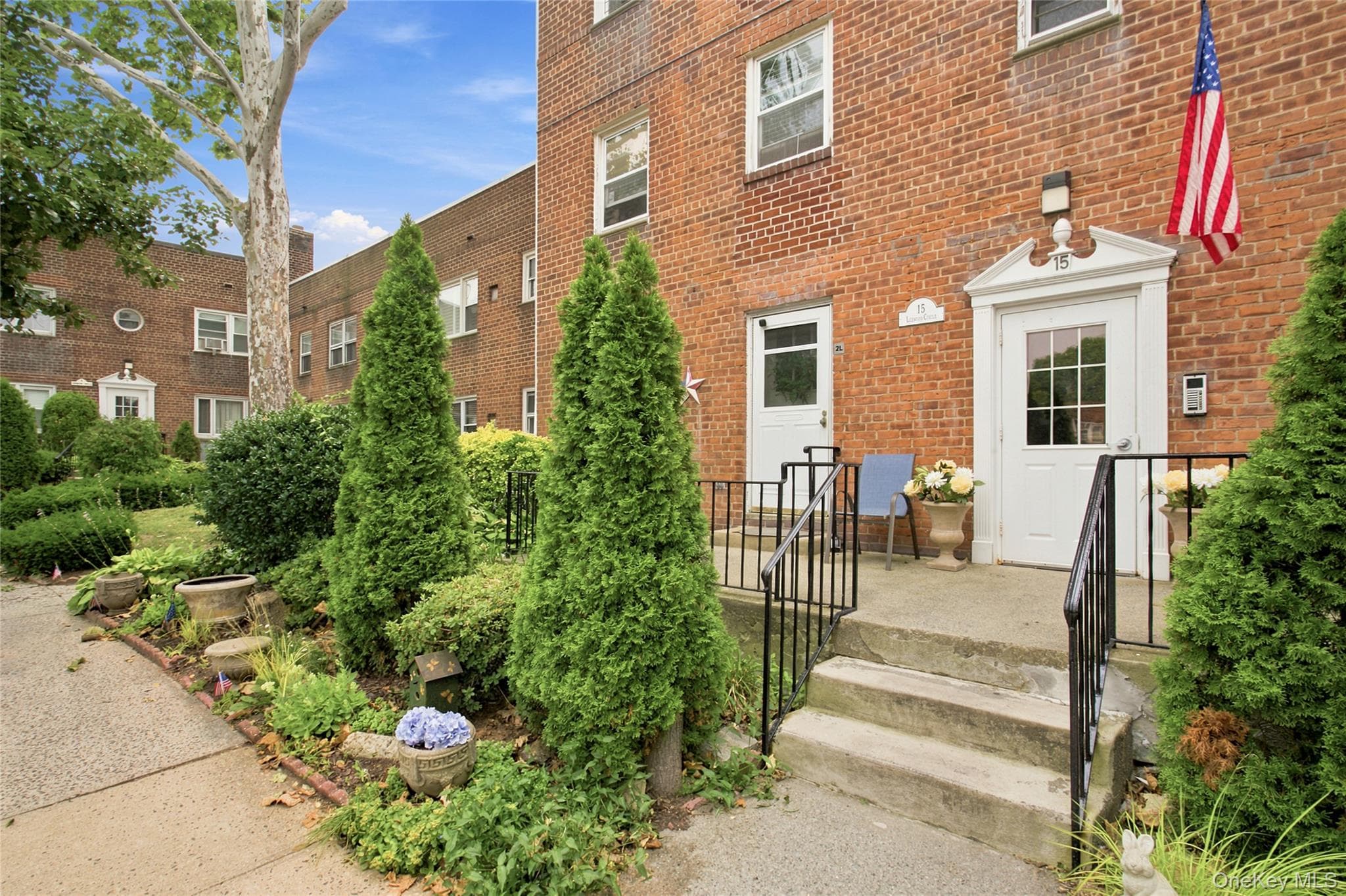 15 Leewood Unit: 2L, Eastchester