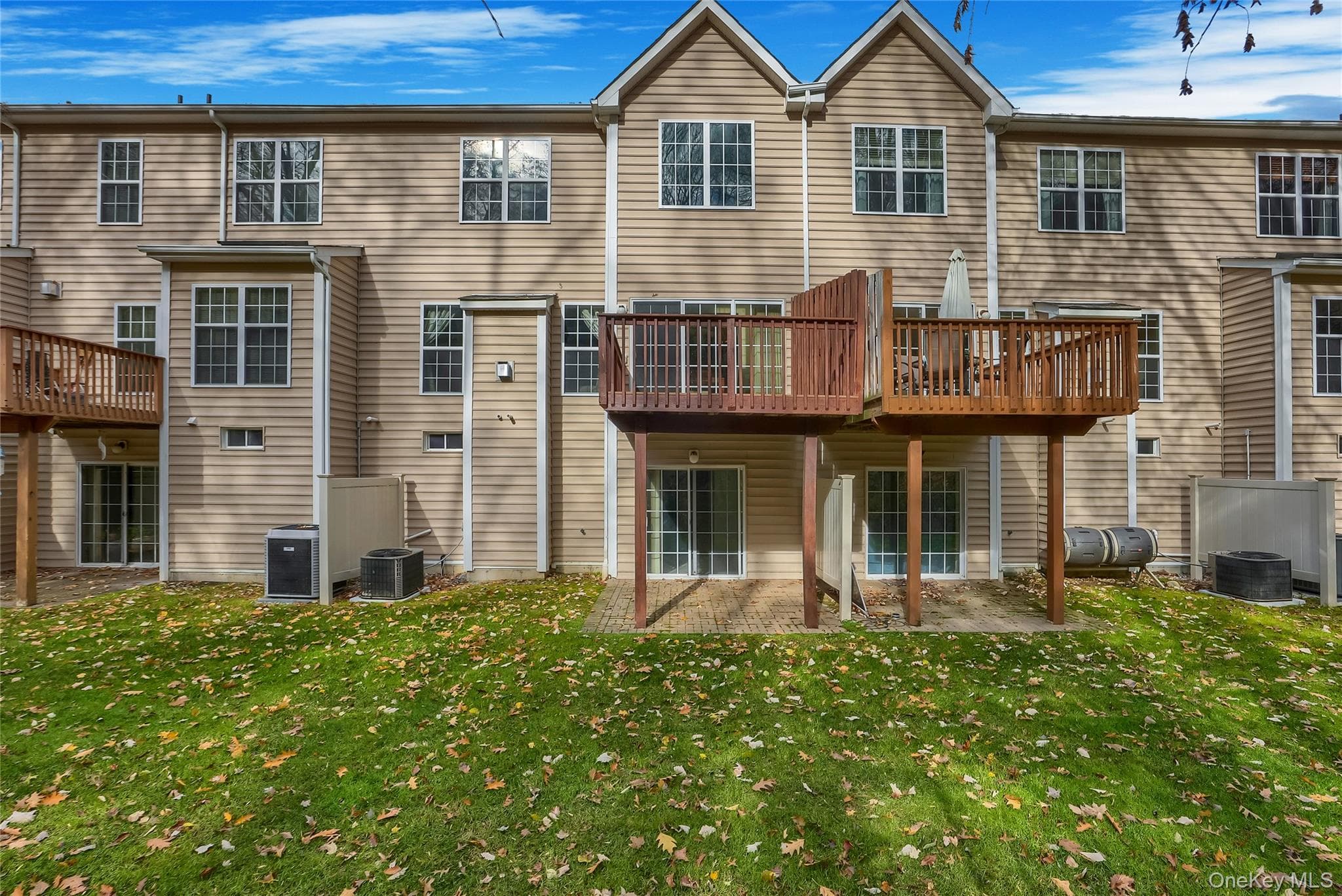 834 Huntington Drive thumbnail 28