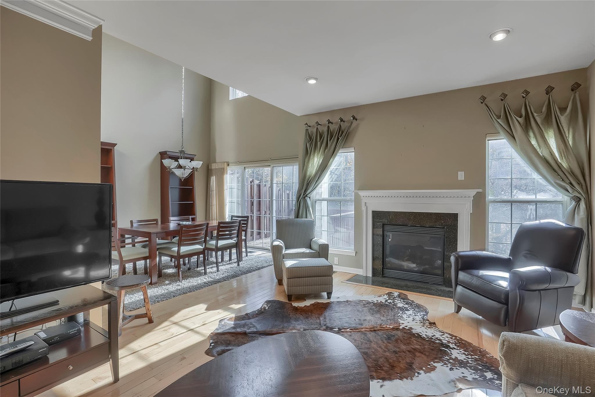 834 Huntington Drive thumbnail 9