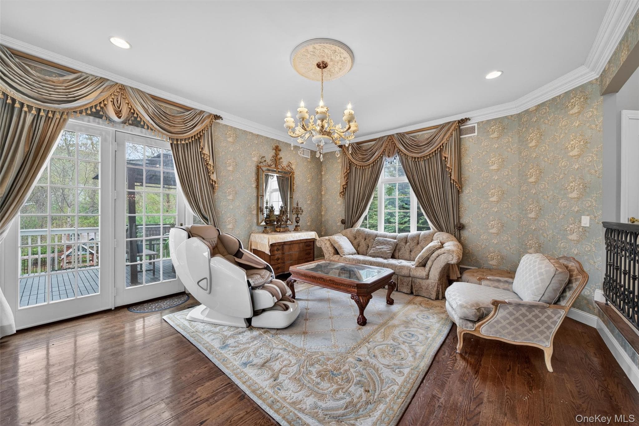 23 Greenwich Avenue thumbnail 6