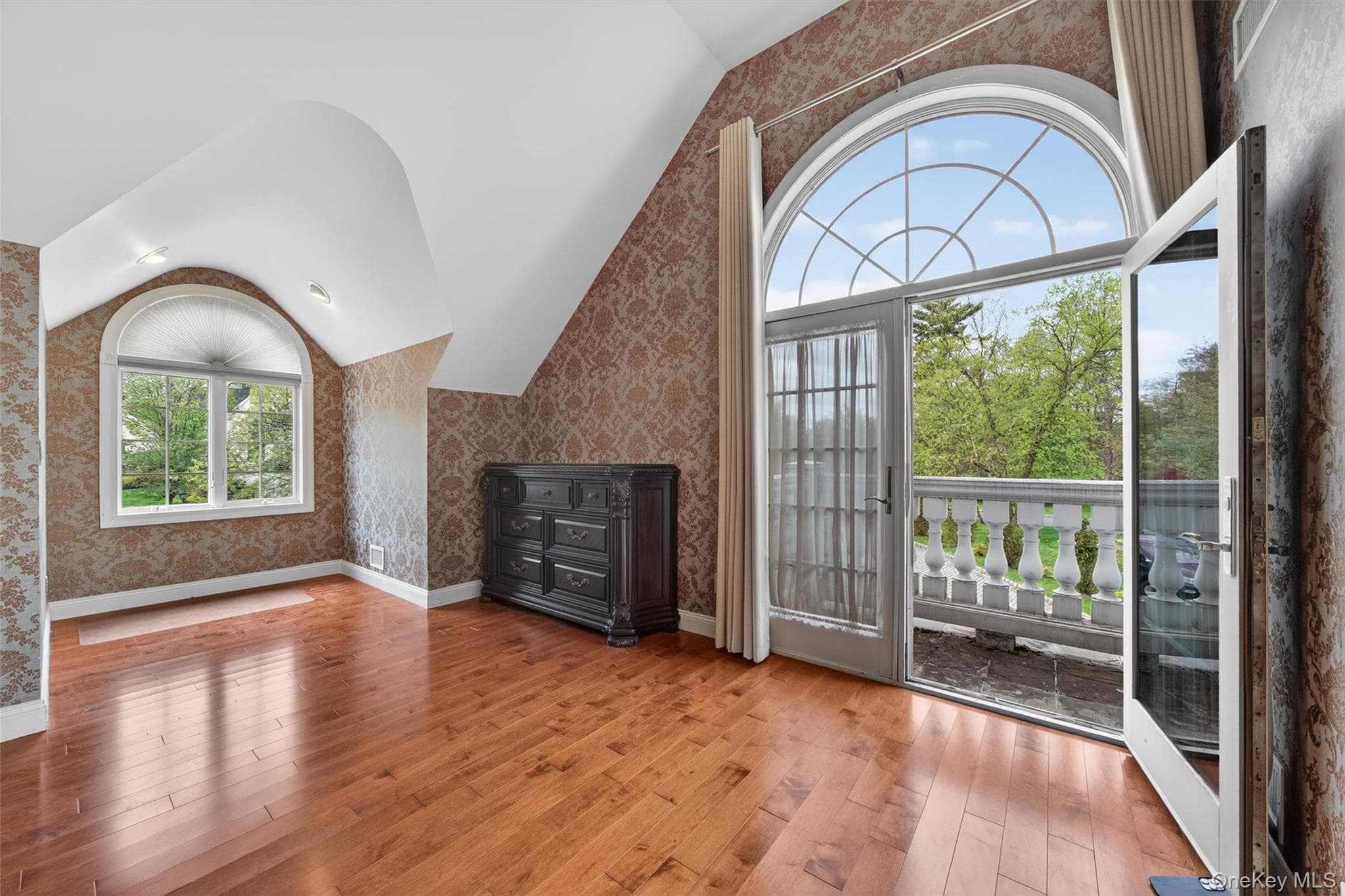 23 Greenwich Avenue thumbnail 24